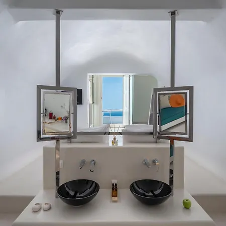 Diamond Luxury Suites Collection Oia Exterior photo
